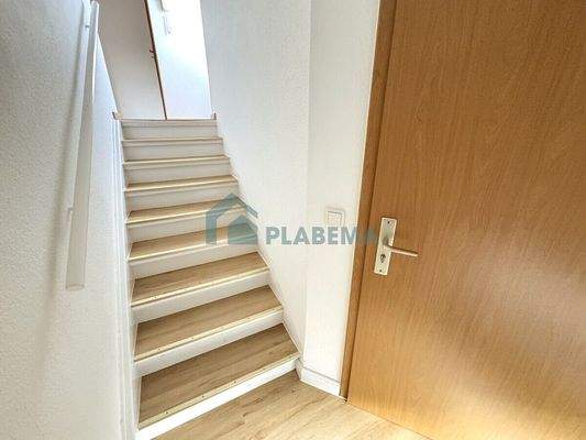 154.04-Eingangsbereich Vorflur