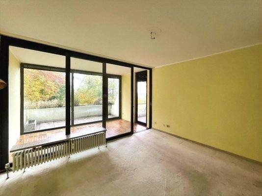 2. Schlafzimmer mit Zugang Wintergarten und Balkon