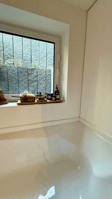 Wellnessbereich mit Badewanne