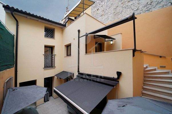 Apartmenthaus mit 3 Studios