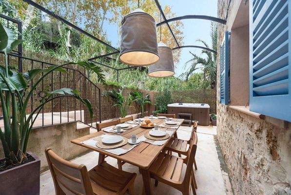 Dorfhaus mit Bergblick zum Verkauf in Deiya, Mallorca