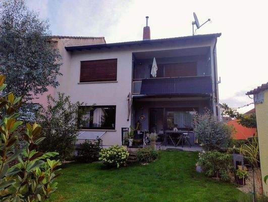 Blick vom Garten auf's Haus