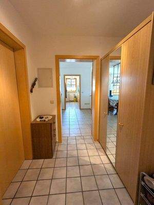 Flur / Diele mit Garderobennische