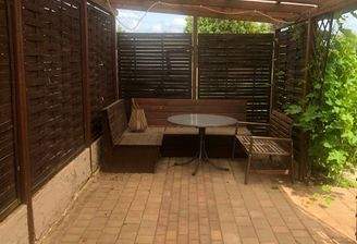 Carport und Freisitz