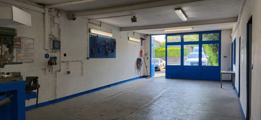 Werkstatt mit 2 bis 4 Stellplätzen