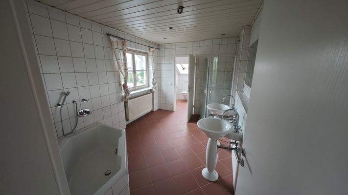 OG - 1. Masterbadezimmer