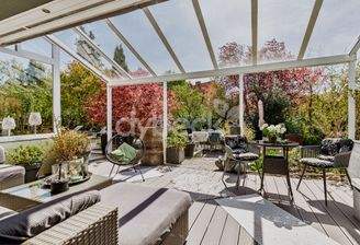 Großer Terrassenbereich