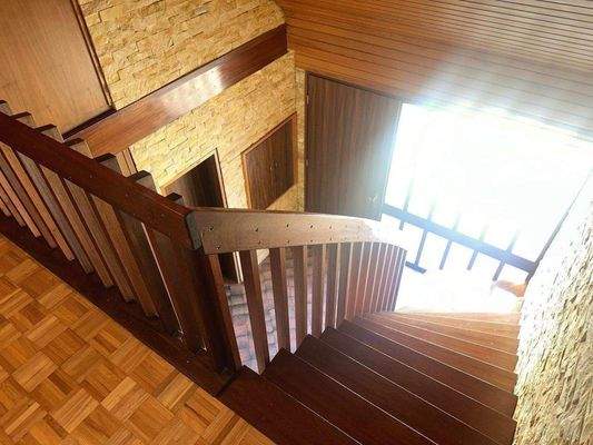 DG_Gallerie mit Treppe