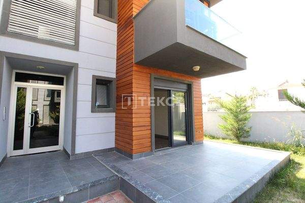 Flat with a Shared Pool Near Golf Courses in Kadriye Antalya