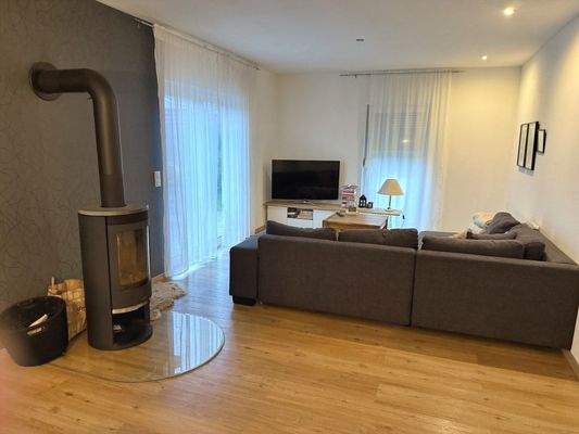 Wohnzimmer mit wohlwollendem Schwedenofen