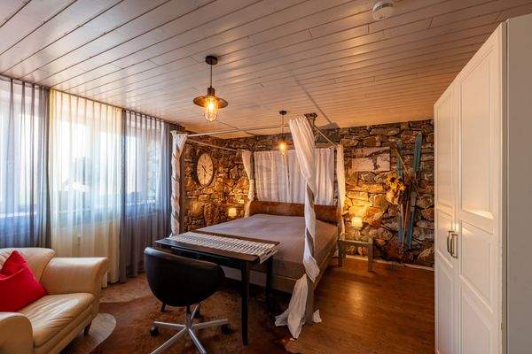 Zimmer im Souterrain.