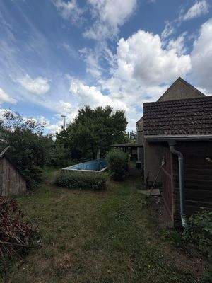 Grundstück_hinten_Pool