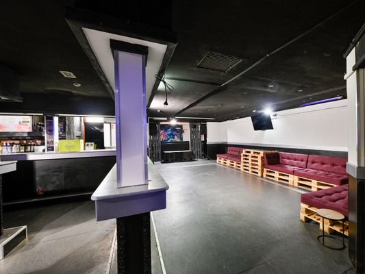 Club Bar Lounge 5a.jpg