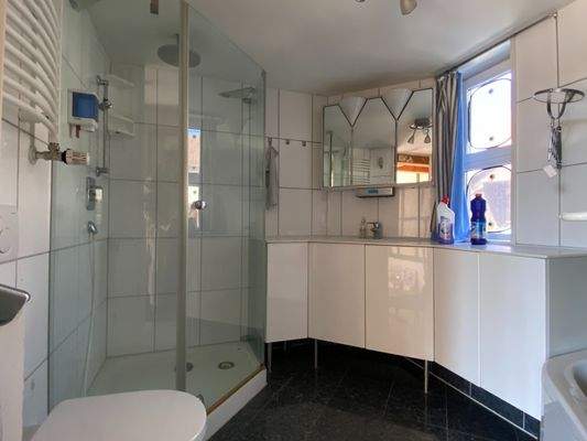 Badezimmer 1