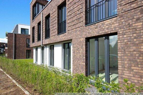 25 seitliche Gebäudeansicht