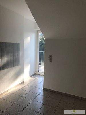 Küche mit Zugang zum Balkon (Balkon vom Wohnzimmer + Küche aus begehbar)