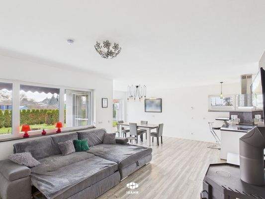 Wohnzimmer & Essbereich