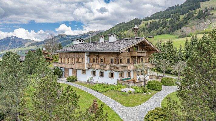 KITZIMMO-Einzigartiges Luxus-Anwesen in Toplage kaufen - Immobilien Kitzbühel.