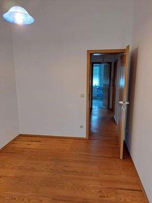 OG Zimmer 2 mit Balkonzugang