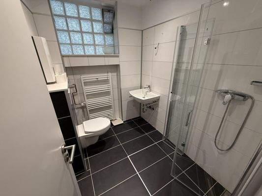 Badezimmer EG (Wohnung 1)