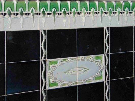 Fliesendetails aus der Gründerzeit