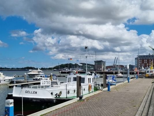 Neuer (Yacht-) Hafen mit Gastronomie 