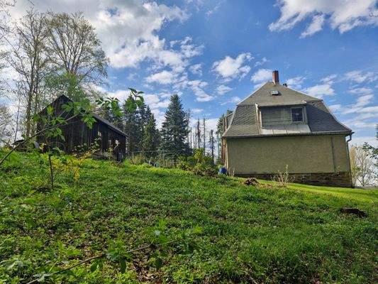 Haus und Grundstück