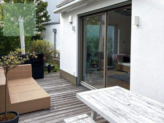 Terrasse mit Holzdeck- erweiterbar bis zur Küche