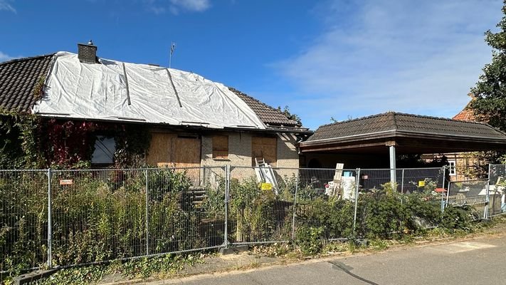 Haus und Carport