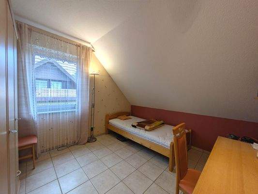 Kinderzimmer 2/Büro im Obergeschoss