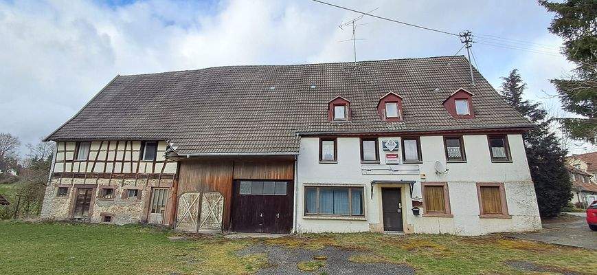 Vorderansicht Hauptgebäude