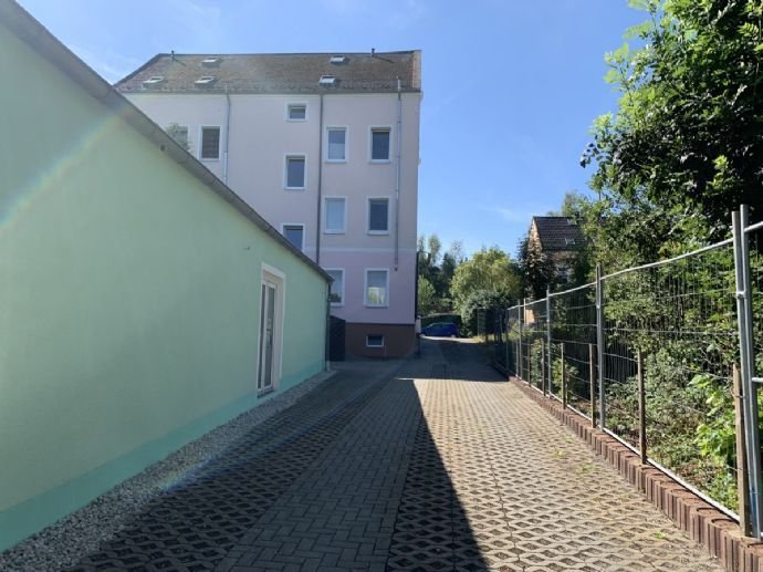 ATTRAKTIVE KAPITALANLAGE - Wohn-/Geschäftshaus mit Nebengebäude, komplett vermietet, saniert