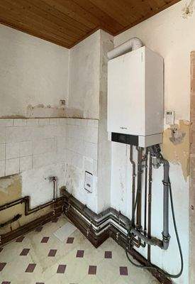 DG Whg. rechts Etagenheizung in Küche