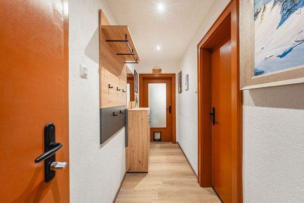 Die_Maklerei_Kundl-Gang