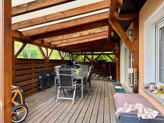 Überdachte Terrasse