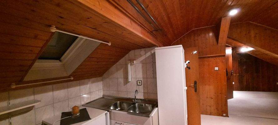 Dachgeschoss Raum 1 Foto 2.jpg