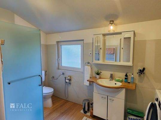  Badezimmer - (KI generiert)