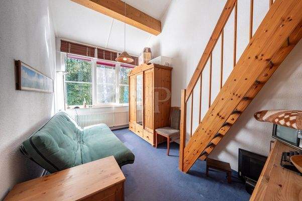 Zimmer III mit Treppe ...