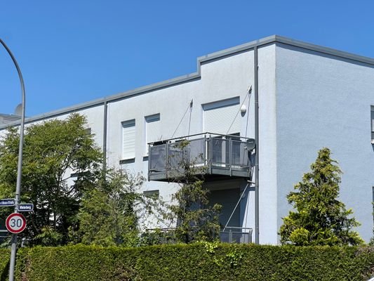 Balkon zur Wohnung