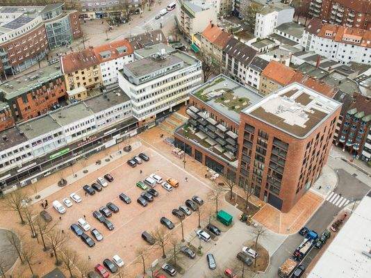 Luftbild - Markt-/Parkplatz