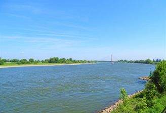 10 Fußminuten bis zum Rhein