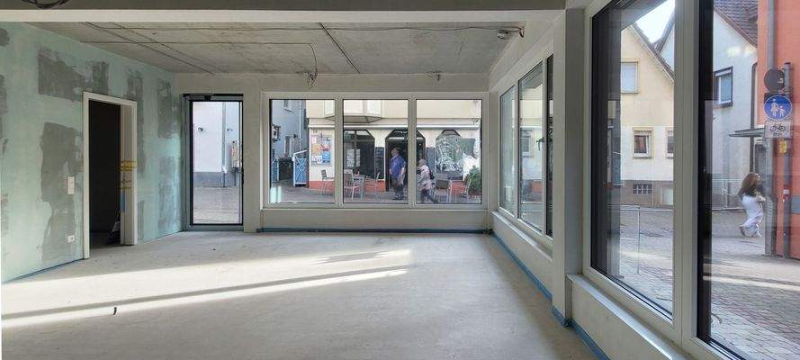 großer Verkaufsraum