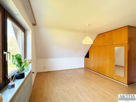  Zimmer im Dachgeschoss