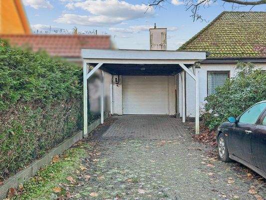 Carport und Garage
