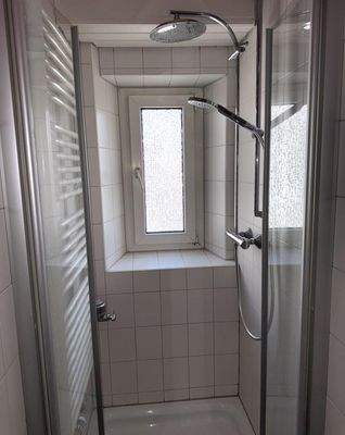 Tageslichtbad mit Dusche