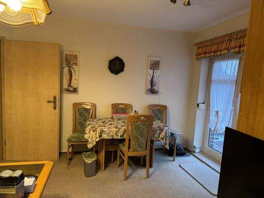 WG 10, Wohn- und Esszimmer