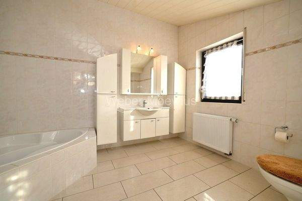 3453 DG Wannen-Duschbad a