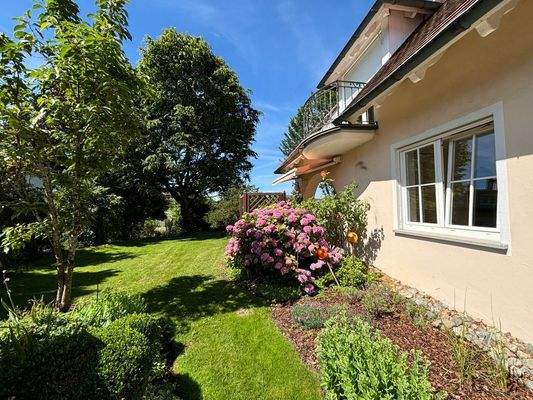 Wohntraum mit weitläufigem Garten