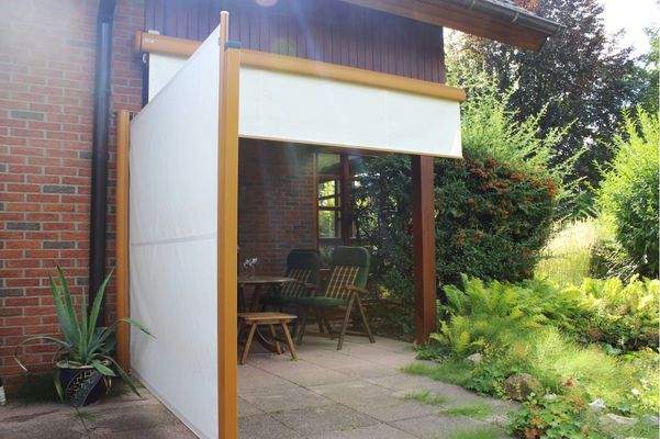 Terrasse mit Wind-und Sichtschutz