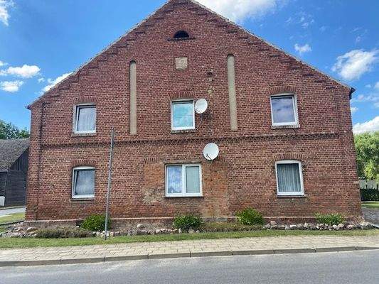 Straßenansicht 2-Familienhaus